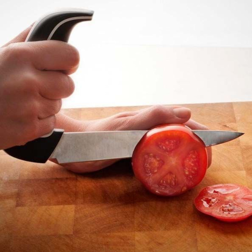 Kokkekniv med ergonomisk håndtak, hjelpemiddelkniv